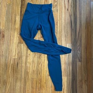 Lululemon size 4 teal with mesh detail